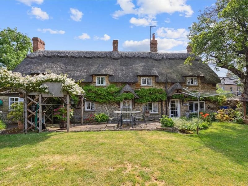 Stone Cottage - Assisted Living in Towcester, England photo 2