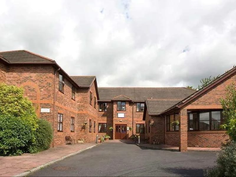 Swallowfield Garden Care Home - Assisted Living in Bolton, England photo 3