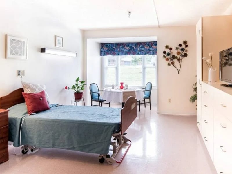 Five Oaks Rehabilitation and Care Center - Nursing Home in Concord, NC photo 3