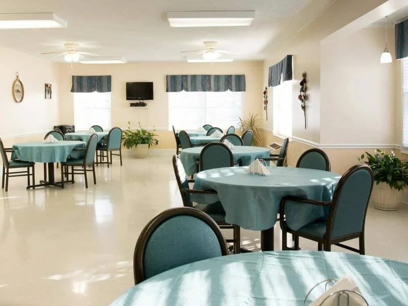 Five Oaks Rehabilitation and Care Center - Nursing Home in Concord, NC photo 2