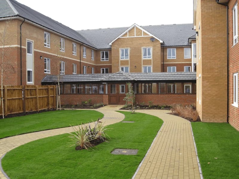 Hampden Hall Care Centre in Aylesbury, England photo 1