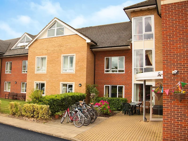 Hampden Hall Care Centre in Aylesbury, England photo 3