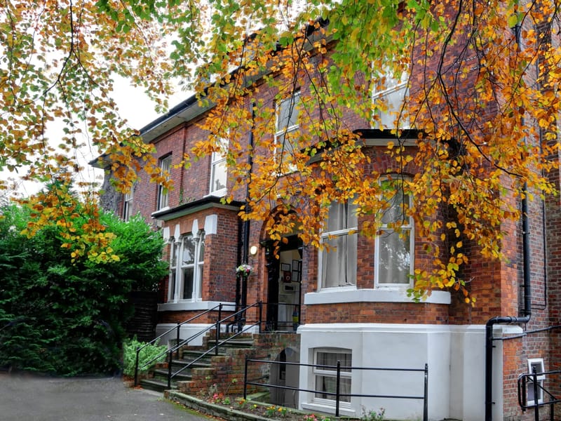 Beckdale House - Assisted Living in Sale, England photo 2