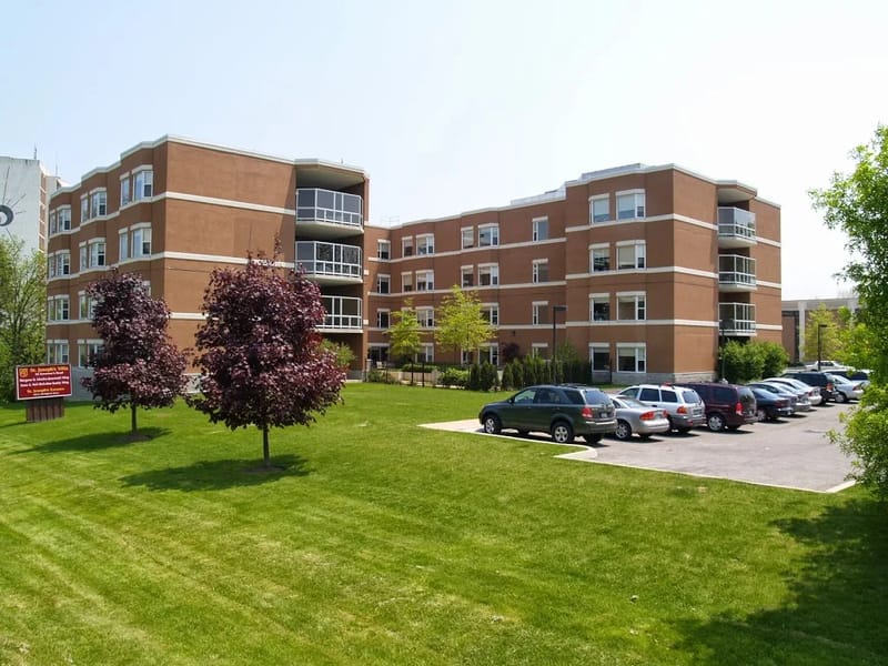 St. Joseph's Villa (Dundas) - Nursing Home in Dundas, ON photo 3