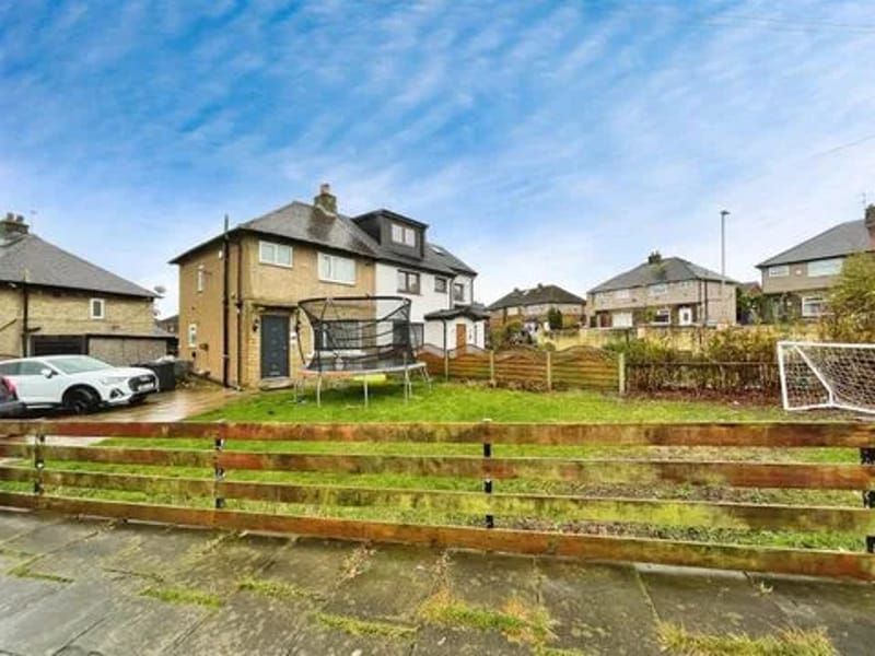 Langdale Residential Home - Nursing Home in Bradford, England photo 2