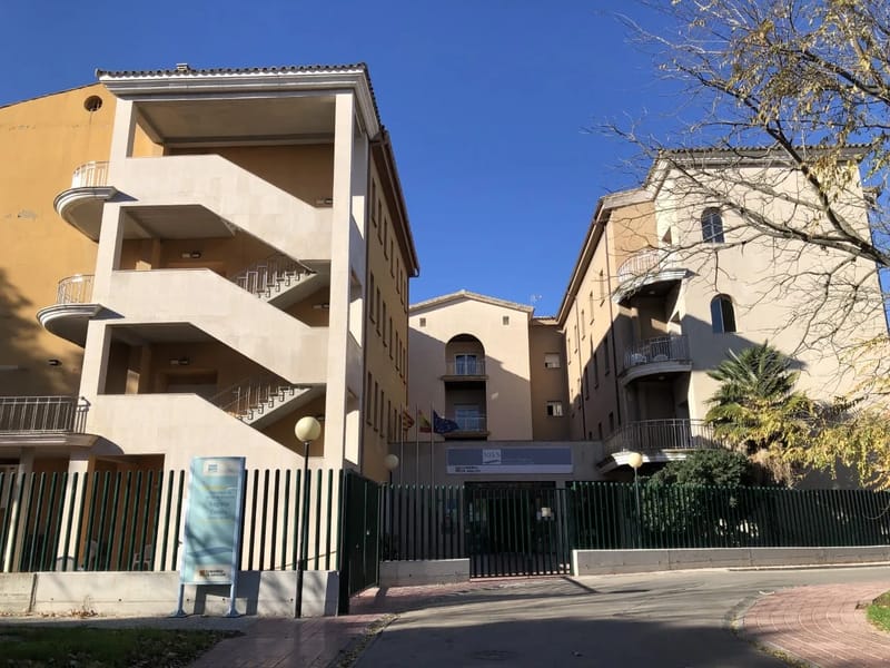 Residencia De Ancianos Sagrada Familia - Hogar de Ancianos in Huesca, Aragón photo 1
