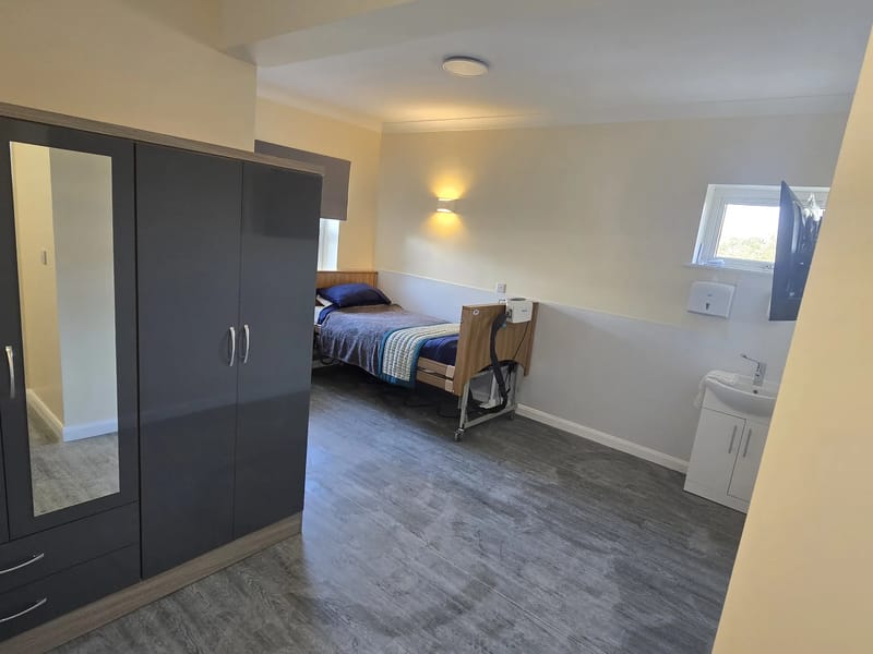 Byron Lodge Care Home Ltd - Nursing Home in Gillingham, England photo 3