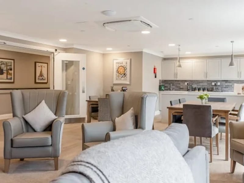 Acer Lodge - Assisted Living in Blackburn, England photo 2