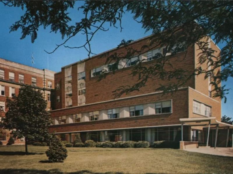 Allen Hospital - Hospital in Waterloo, IA photo 1