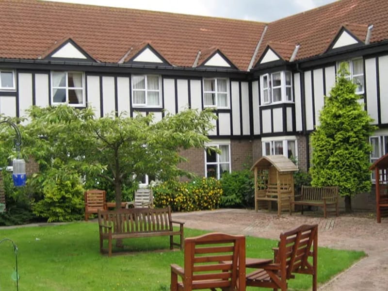 Lindisfarne CLS Nursing - Nursing Home in Chester Le Street, England photo 2