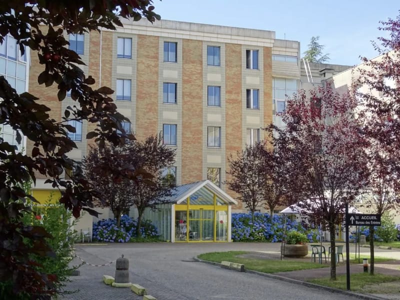 Ehpad Ch G.claudinon - EHPAD in LE CHAMBON FEUGEROLLES, Auvergne-Rhône-Alpes photo 1