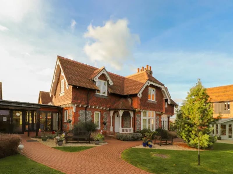 Oak Lodge - Nursing Home in Basingstoke, England photo 3