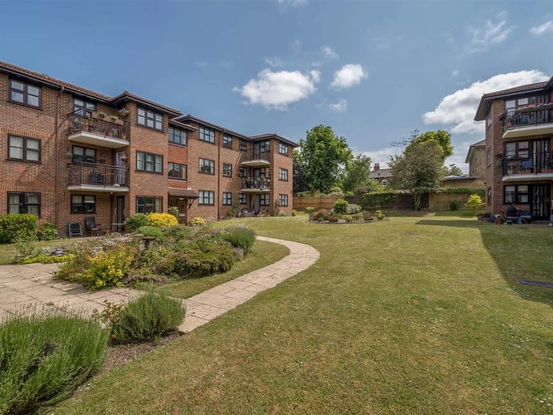 Hatherley Lodge - Nursing Home in Sidcup, England photo 3