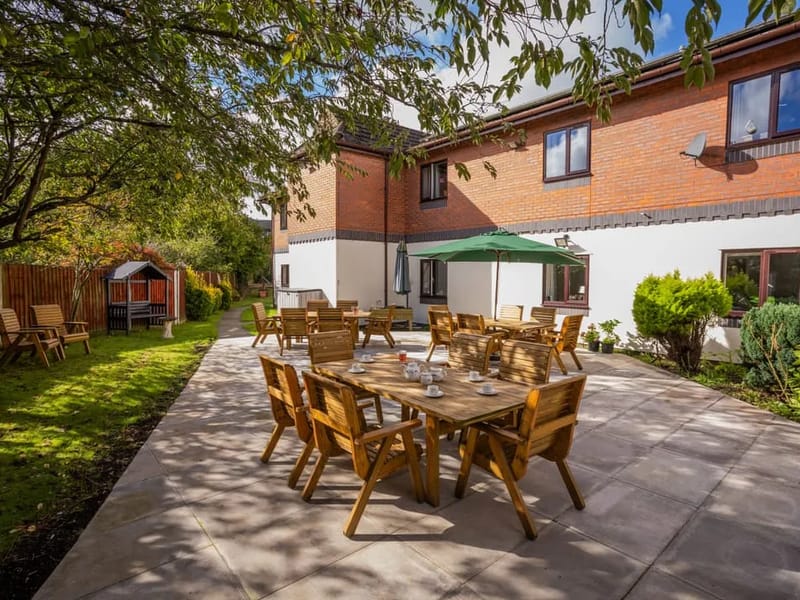 Newton Court Care Home - Nursing Home in Middlewich, England photo 2