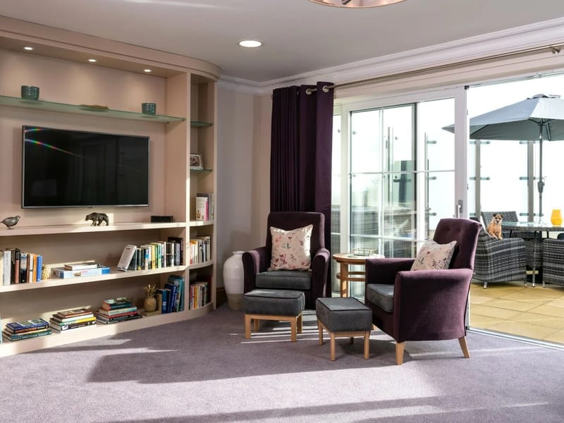 Hallmark Arlington Manor Luxury Care Home - Nursing Home in Cambridge, England photo 2
