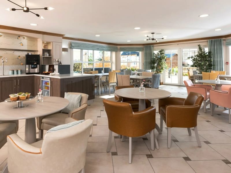 Hallmark Arlington Manor Luxury Care Home - Nursing Home in Cambridge, England photo 3