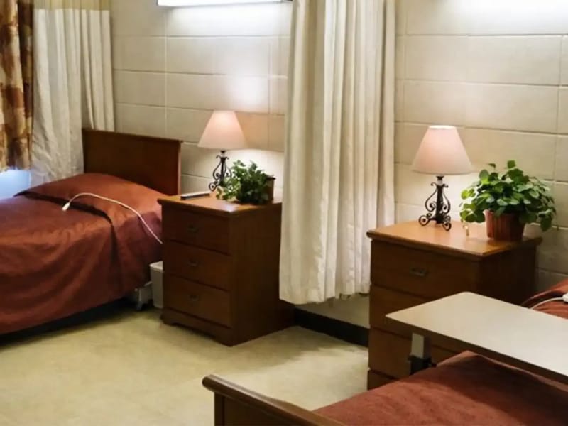 Manhattan Community Care Center - Nursing Home in Jackson, MS photo 2