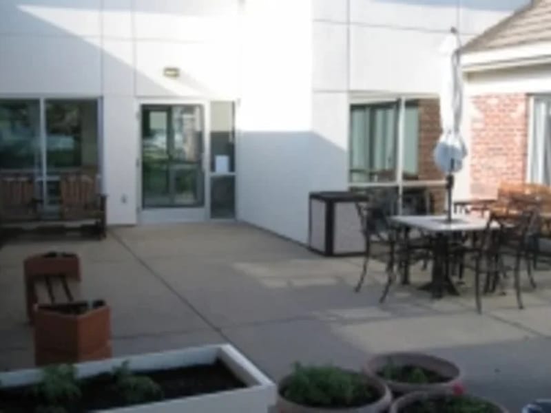 Medicalodges Post Acute Care Center - Nursing Home in Kansas City, KS photo 2