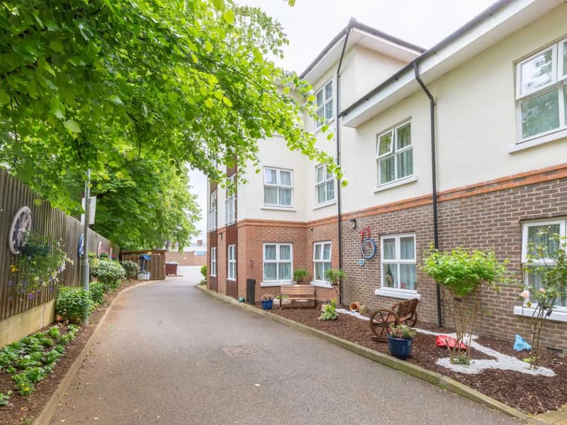 Moorland Gardens Care Home in Luton, England photo 1