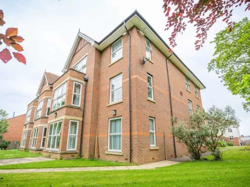 Moorland Gardens Care Home in Luton, England photo 3