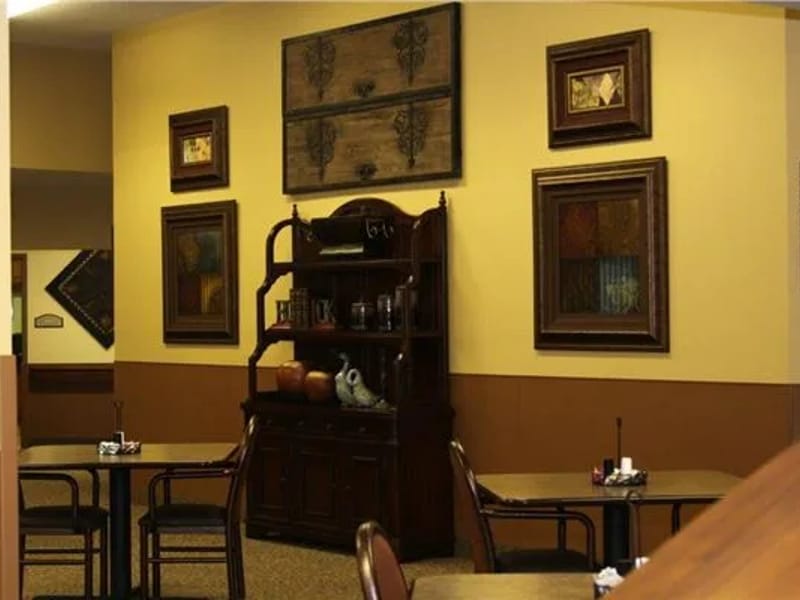 Crowley Ridge Care Center - Nursing Home in Dexter, MO photo 2