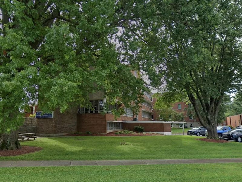 Somerwoods Rehabilitation and Healthcare Center - Nursing Home in Somerset, KY photo 2