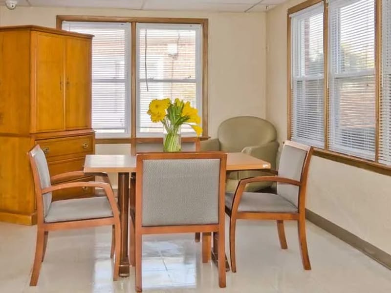 Aperion Care Midlothian - Nursing Home in Midlothian, IL photo 2