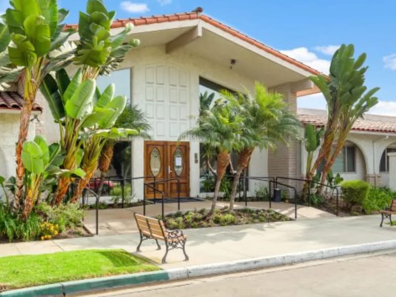 Brittany House - Assisted Living in Long Beach, CA photo 2
