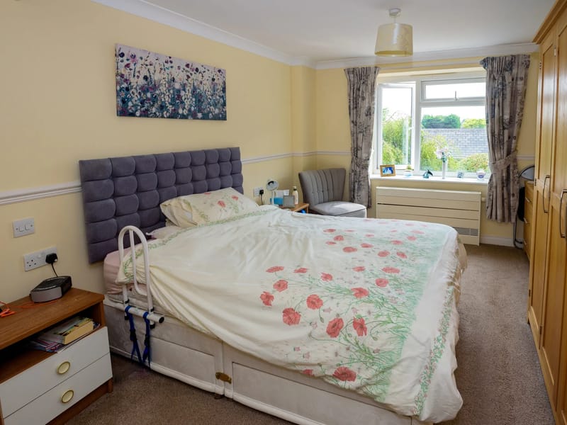 Clarence House - Nursing Home in Ferndown, England photo 2