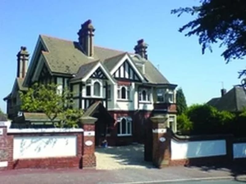 Rivendale Lodge EMI Care Home - Nursing Home in Eastbourne, England photo 2