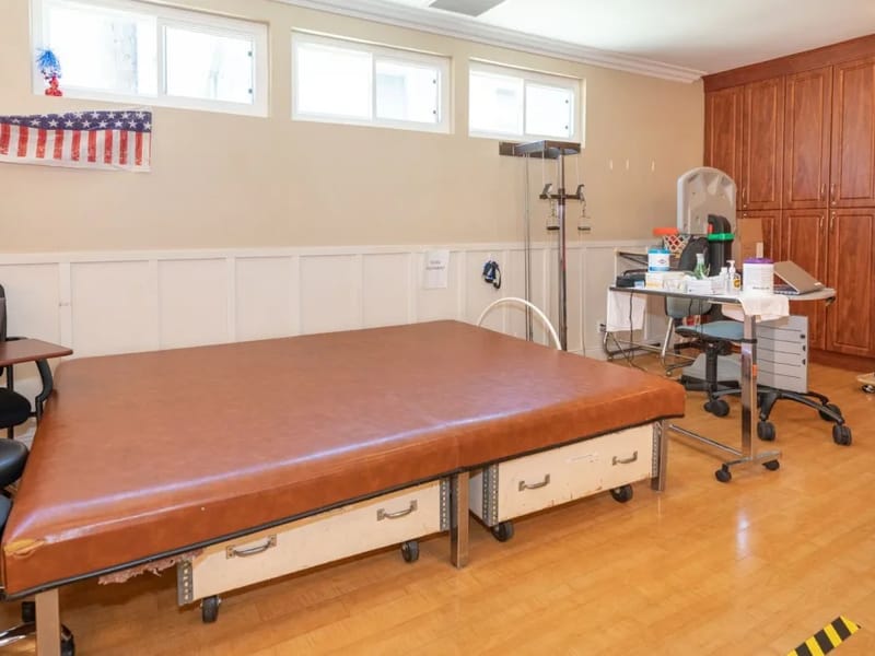 Alamitos Belmont Health and Rehabilitation - Nursing Home in Long Beach, CA photo 3