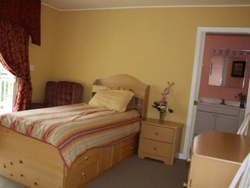Araville Residential Care Home Ii - Assisted Living in San Bruno, CA photo 3
