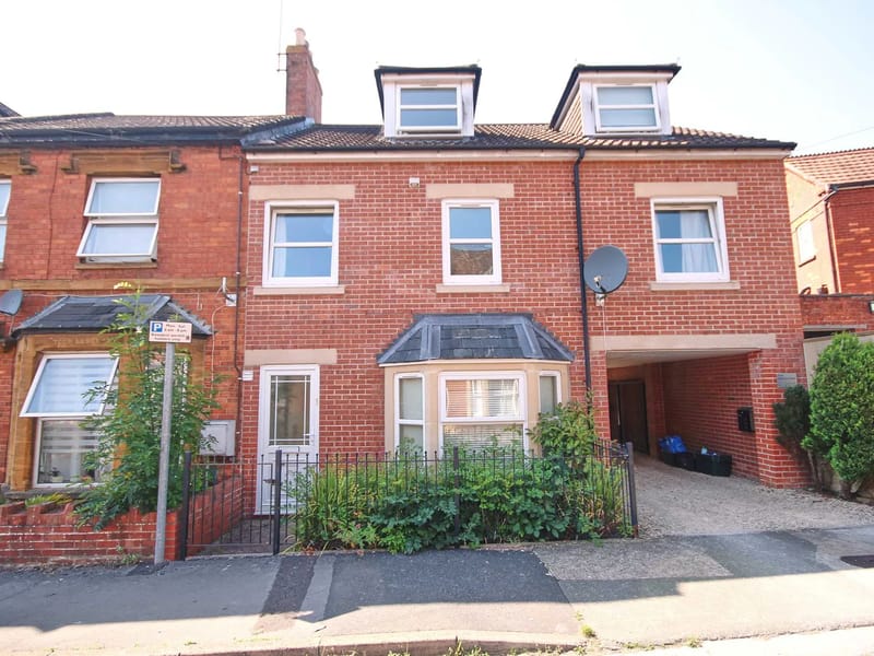 Mrs A and Mr R Brooks - 5 Everton Road - Assisted Living in Yeovil, England photo 2