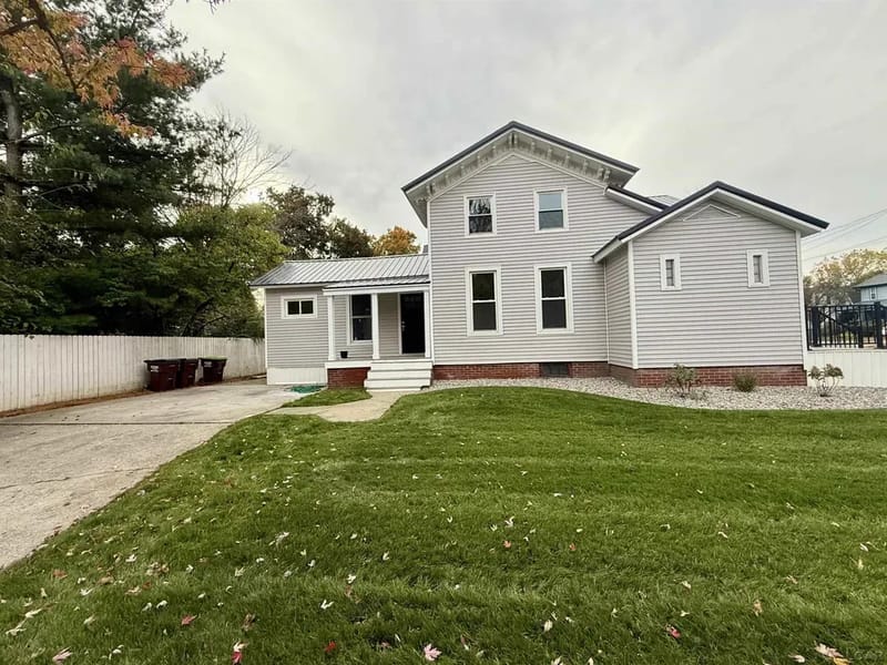 College Avenue I - Assisted Living in Adrian, MI photo 3
