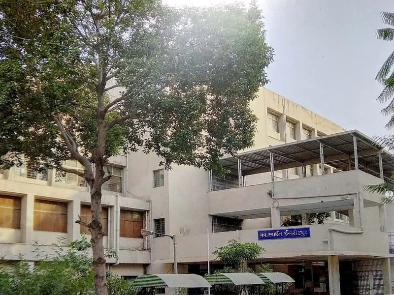 Government (CL & SC) Spine Institute and Physiotherapy College - अंतः रोगी पुनर्वास in Ahmedabad, Gujarat photo 3