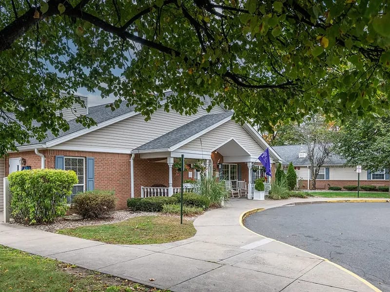 Arden Courts Of Farmington - Assisted Living in Farmington, CT photo 3