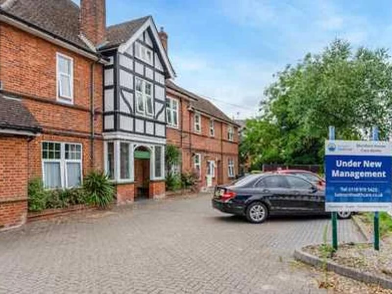 Murdoch House - Assisted Living in Wokingham, England photo 3
