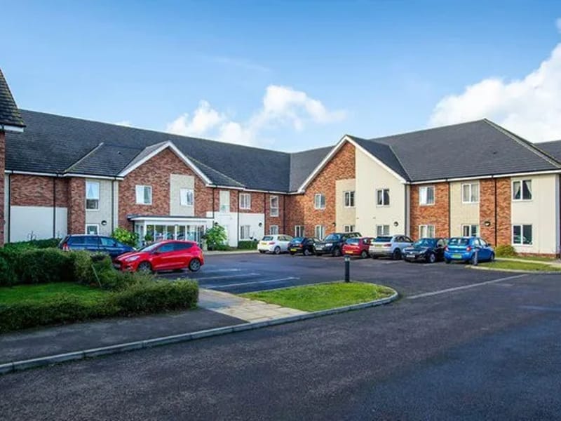 Manton Heights Care Centre in Bedford, England photo 1