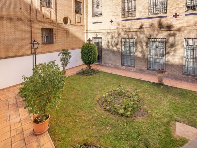 Centro Residencial La Salle II - Hogar de Ancianos in Sevilla, Andalucía photo 3