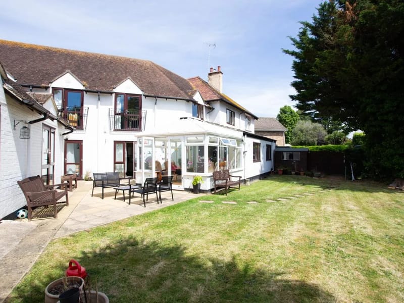 Normanton Lodge - Nursing Home in Bognor Regis, England photo 2