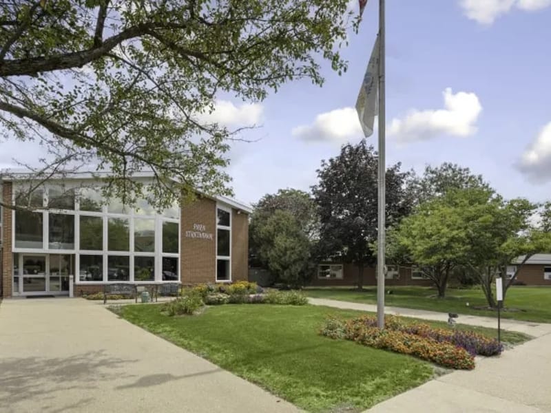 Alden Park Strathmoor - Nursing Home in Rockford, IL photo 2