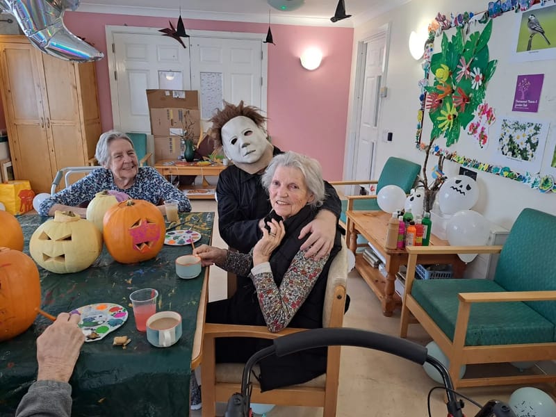 Deerswood Lodge - Nursing Home in Crawley, England photo 2