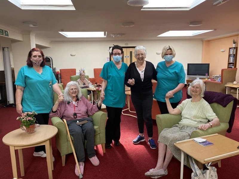 Oaklands Care Centre - Nursing Home in Sutton, England photo 2