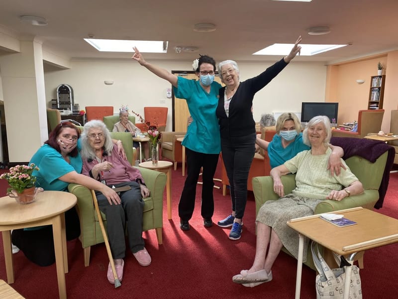 Oaklands Care Centre - Nursing Home in Sutton, England photo 3