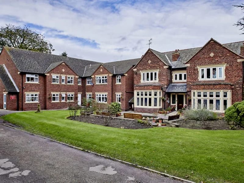 The Grove Care Centre - Thurnscoe - Assisted Living in Rotherham, England photo 2