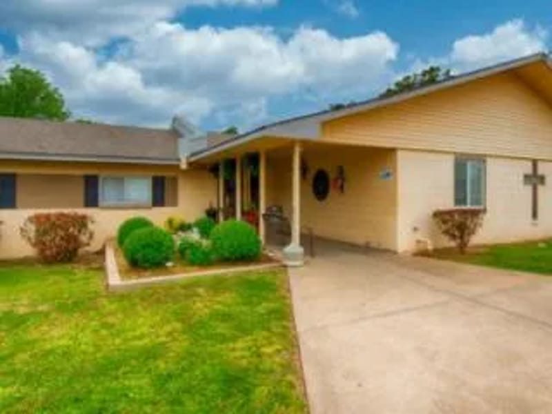 Hillcrest Manor Nursing Center — Nursing Home, Blackwell, OK · photo 3