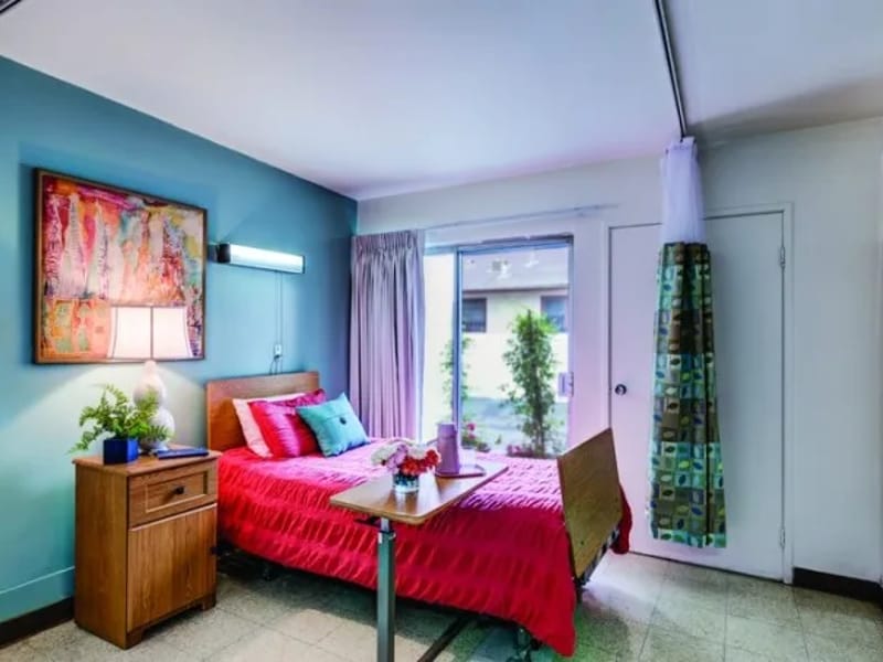 Angels Nursing Health Center - Nursing Home in Los Angeles, CA photo 2