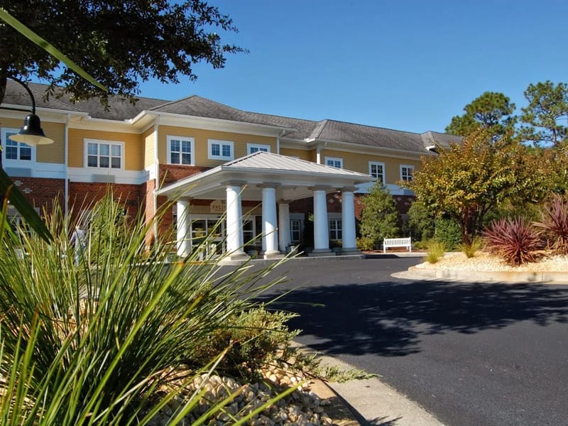 Azalea Health & Rehab Center - Nursing Home in Wilmington, NC photo 1