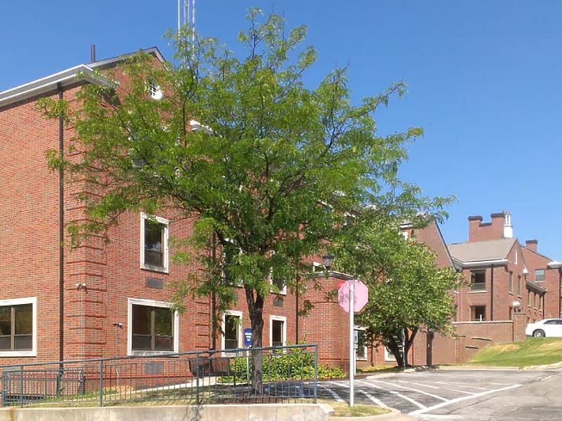 Alton Memorial Hospital - Hospital in Alton, IL photo 2