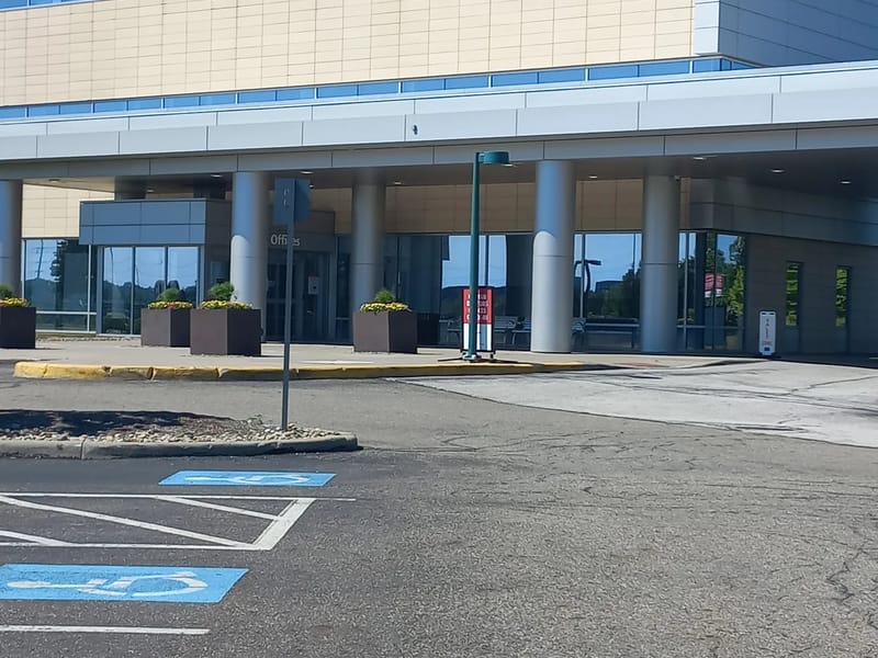 University Hospitals Ahuja Medical Center - Hospital in Beachwood, OH photo 3